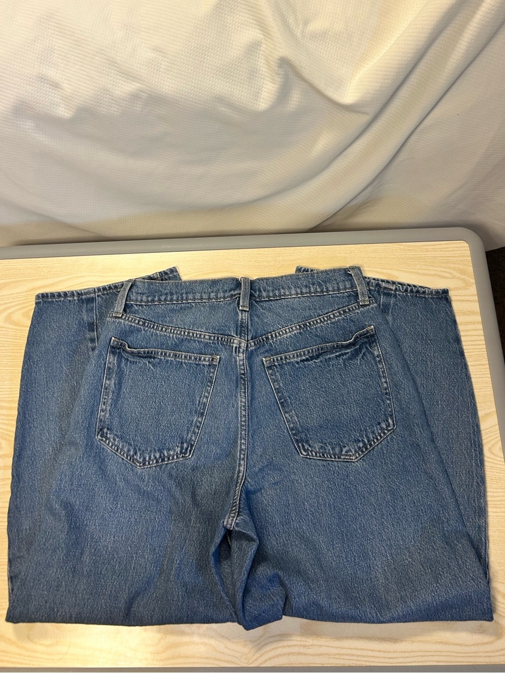 Universal Thread Women's High-Rise Light Blue Barrel Denim Jeans - Picture 2 of 9